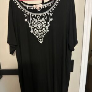 Women’s 2x Philosophy Black Embroidered  Top